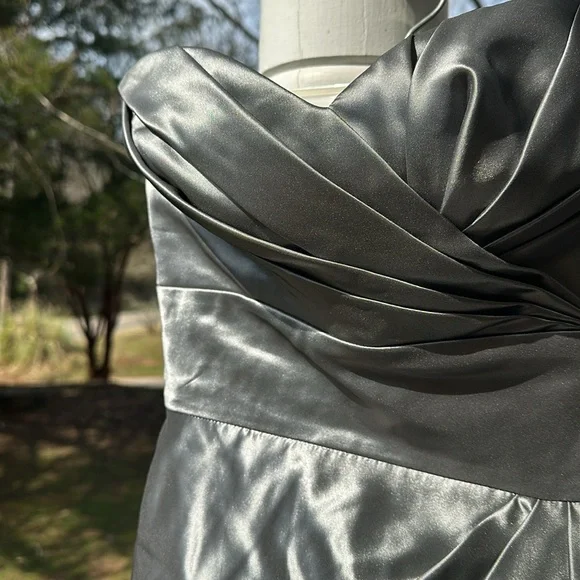 Love size 2 gray semi-formal strapless dress. Stunning! - Picture 3 of 8
